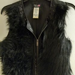 Furry Vest. Forever 21. Cute! Size Small.