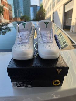 BRAND NEW KOBE 4 PROTRO DRAFT DAY MEN SZ 10 COMES WITH PROOF OF PURCHASE IF NEEDED. IM LOCATED IN BROOKLYN NYC. PREFERRED PAYMENT THROUGH ZELLE CASHAP