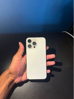 iPhone 15 Pro Max (256Gb) - White