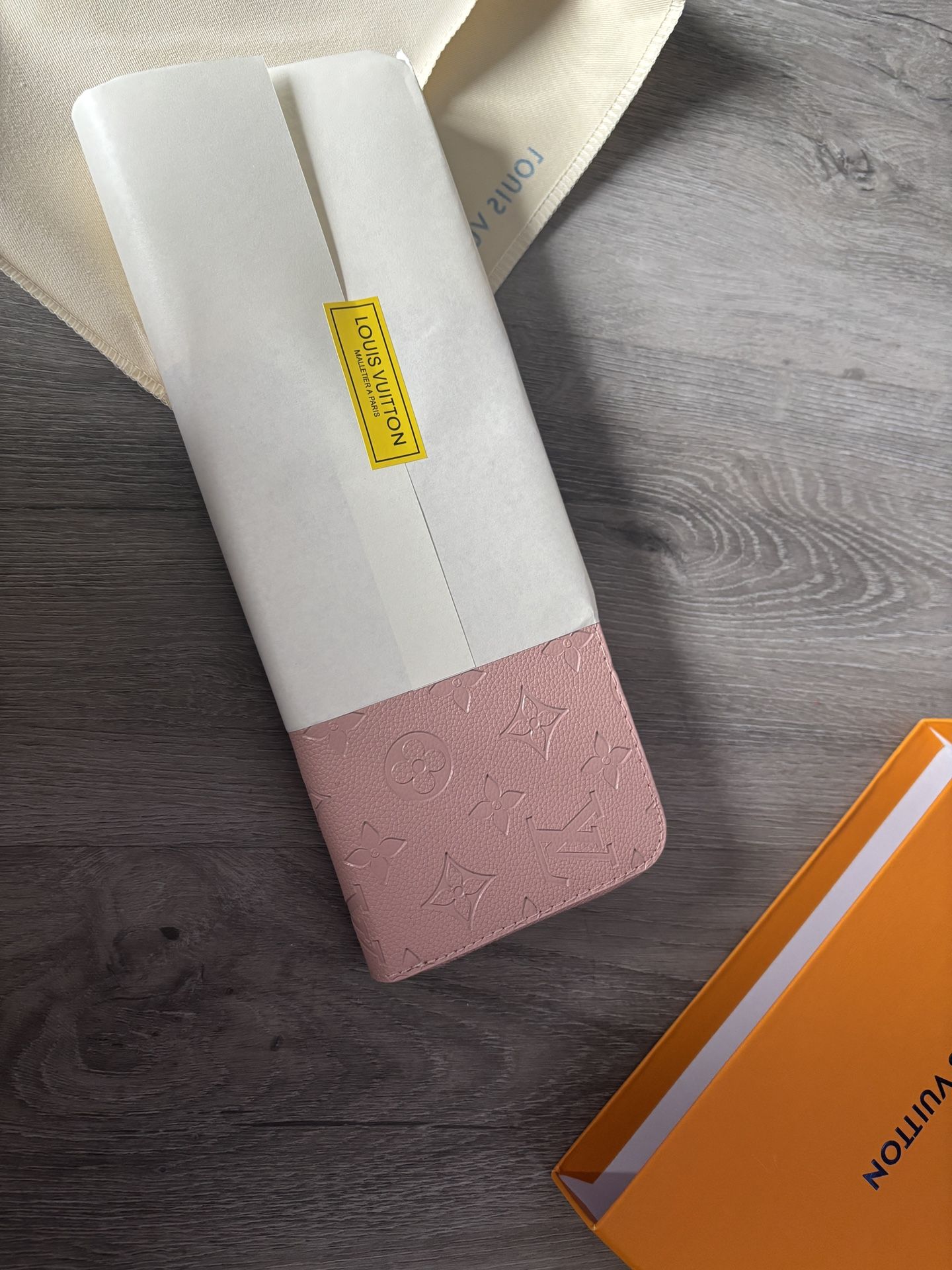 Louis Vuitton Zippy Wallet