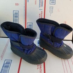 Snow boots Toddler Boys size 9 (Blue)