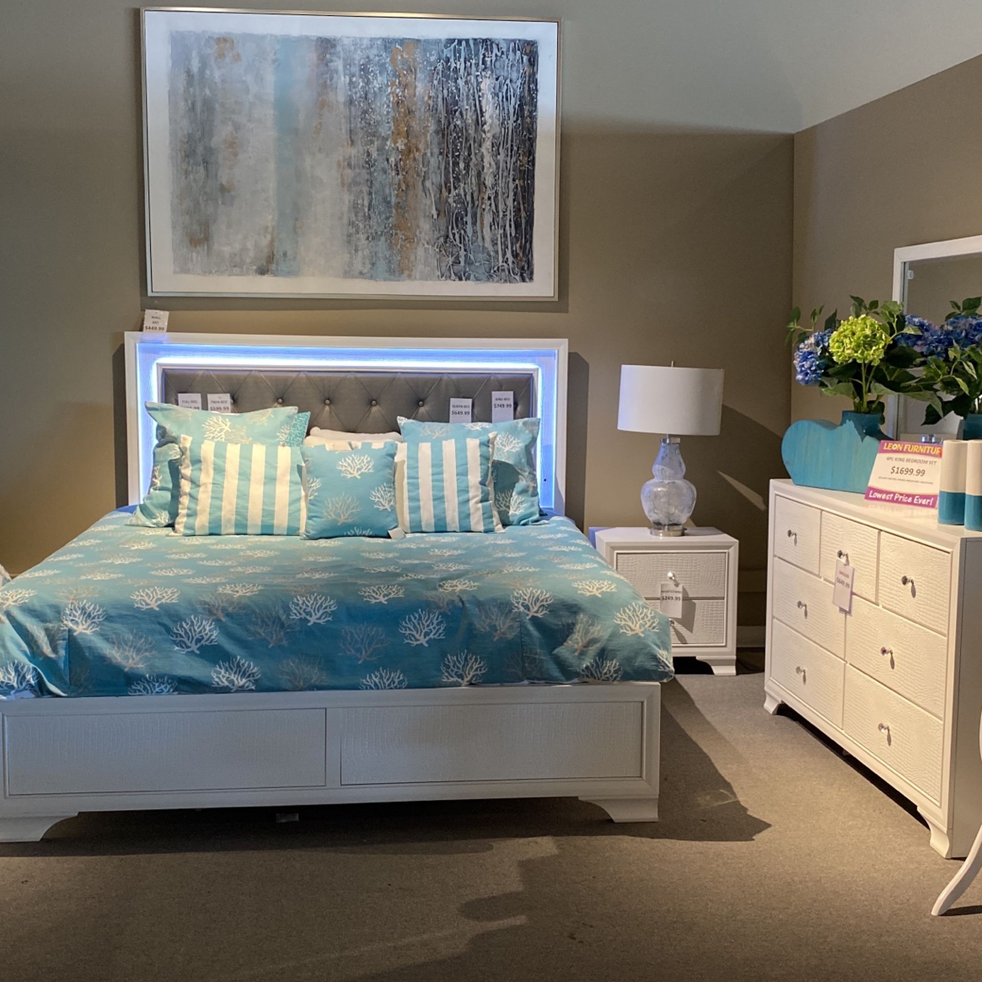 4pc Queen Bed for Sale in Phoenix, AZ OfferUp