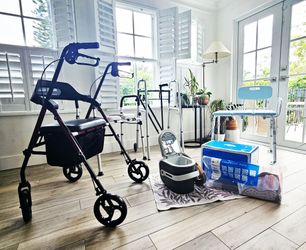 8 ITEMS - Surgery & Mobility Bundle + Never Used  Ossur Ice Therapy Machine - Impeccable Condition