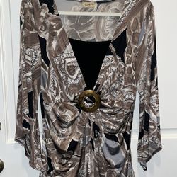 Flattering Plus Size Woman’s Blouse Worn Once - Fits a 1X or 2X