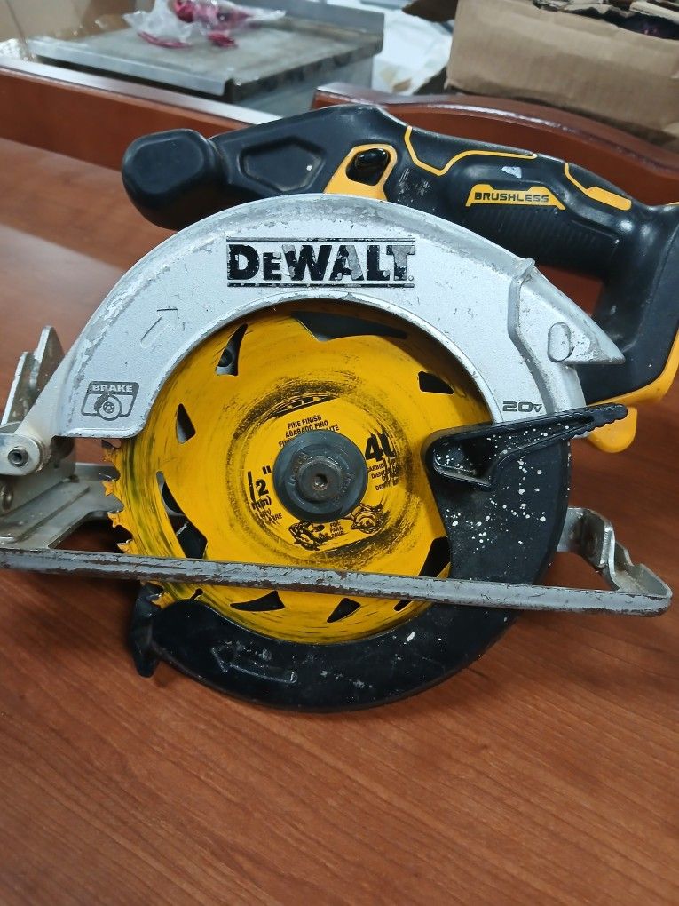 Dewalt Saw 6.1/2 Tool Only