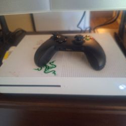 Xbox One (Urgently Selling)