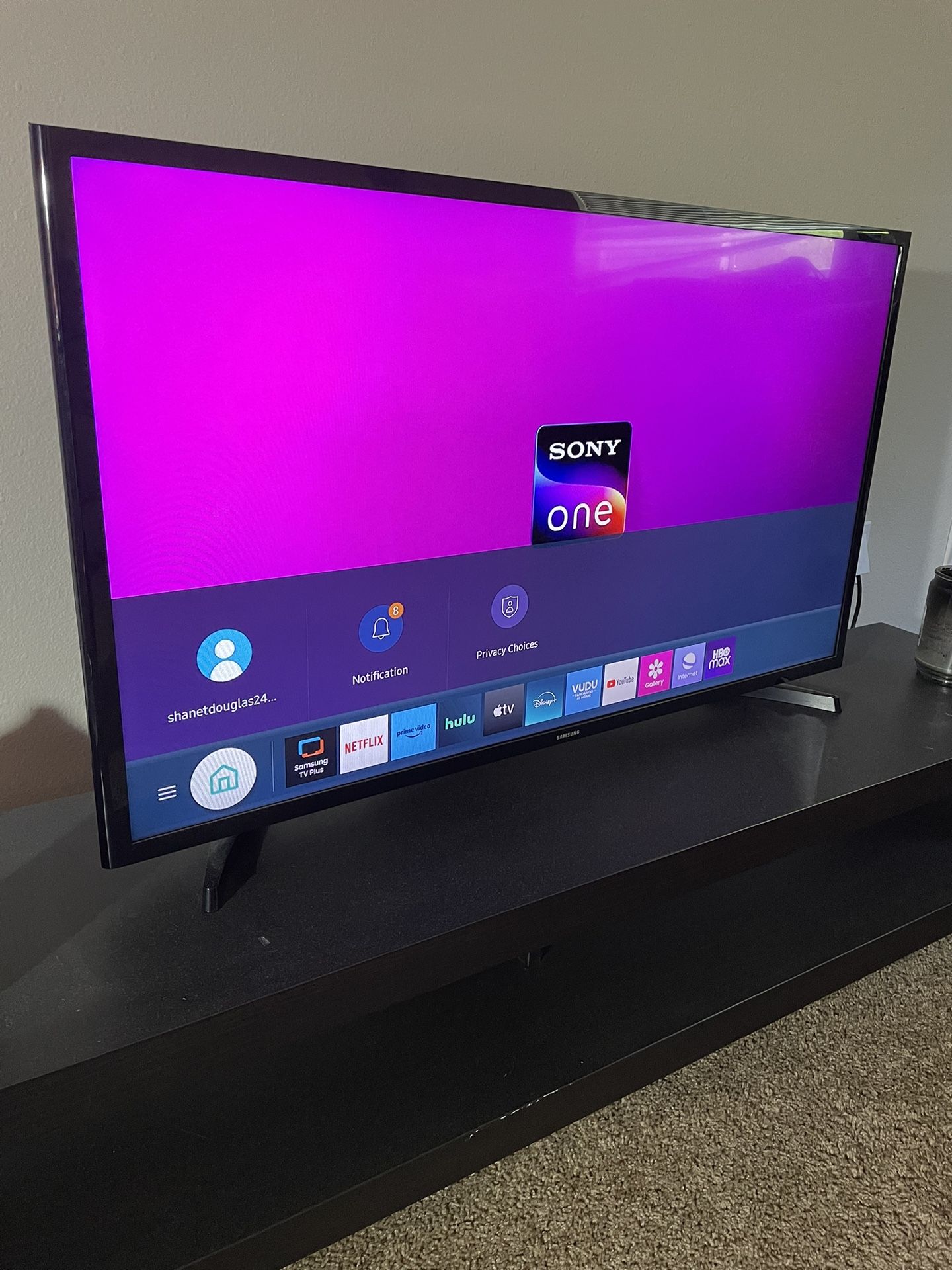 40 Inch SAMSUNG Smart TV Brand New 