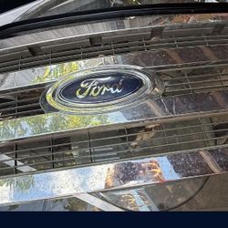 Ford F350 Grill And Emblem 
