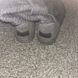 Woman’s Size 8 Uggs