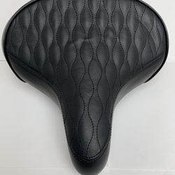 Wide Black Quilted Beach Cruiser Seat