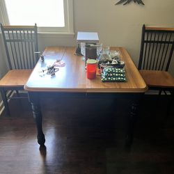 Dining Room Table W/4 Chairs And Leaf