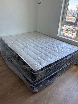 Queen Mattress & Box Spring Set New