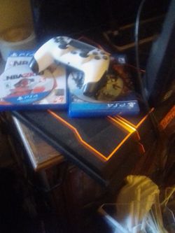 Play station 4 with three games