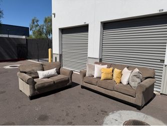 Couch set
