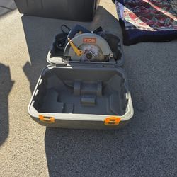 [MOVING SALE] Ryobi 7-1/4" Circular Saw with Hard Case - Works Great