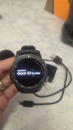 Samsung Gear S3 Frontier Great Condition come with Charger