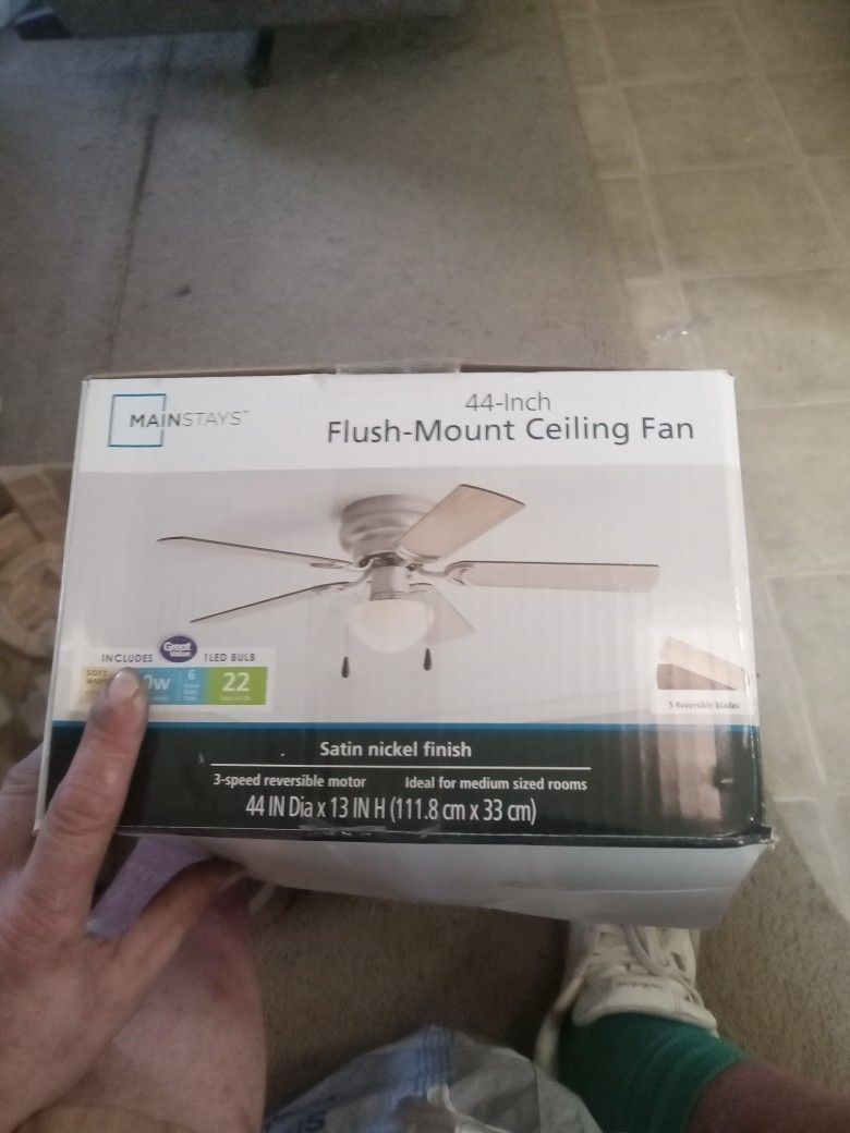 Flush-mount Ceiling Fan