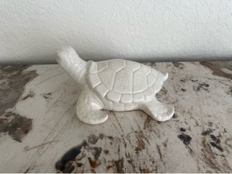 White crackles glass turtle sculpture 12x9