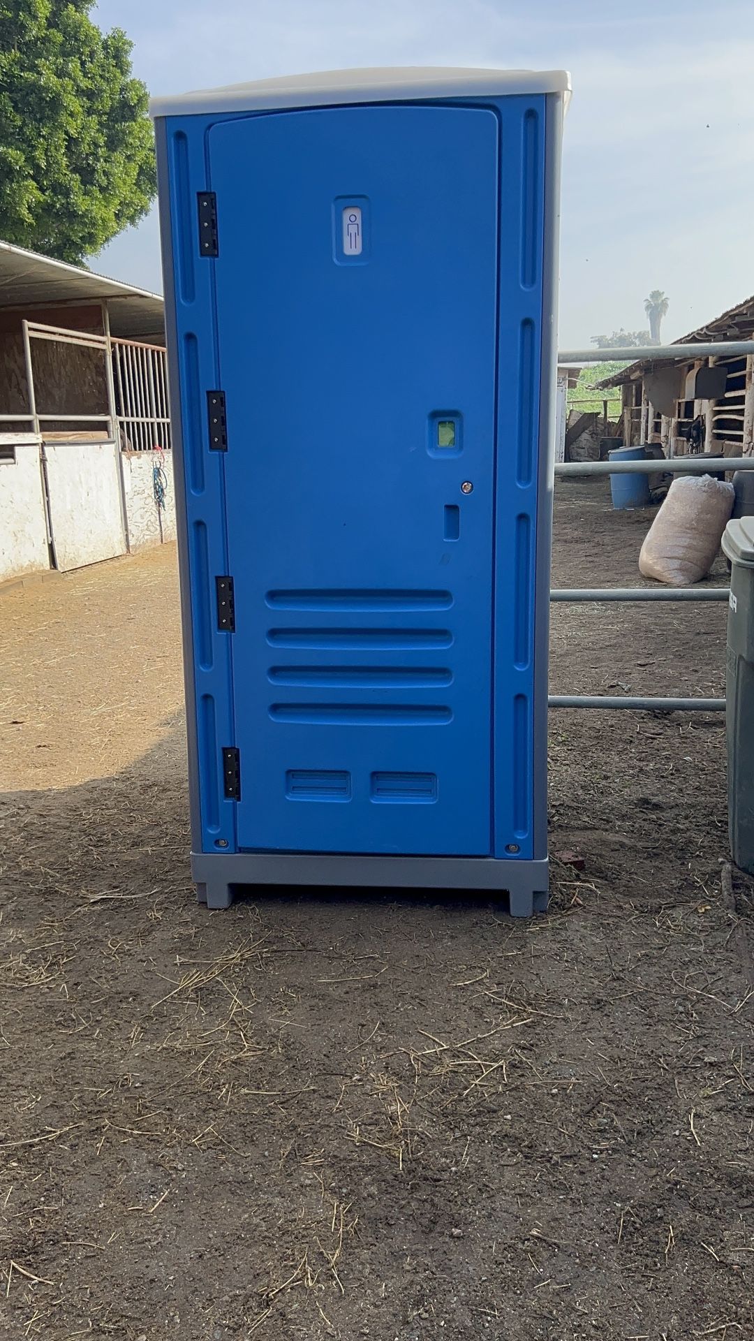 porta potty/potty potties