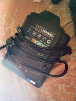 DeWalt 18v Battery N Worx 18v Battery N Charger 