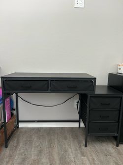 Computer desk