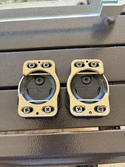 Lollipop cleats and adapters