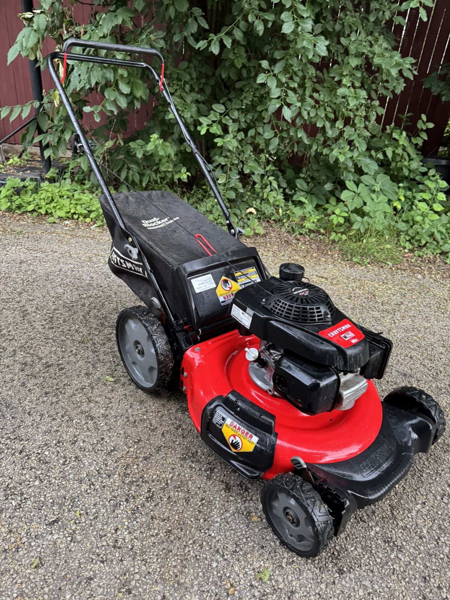 Craftsman Push Only Lawnmower With Honda Engine GCV160cc 21”