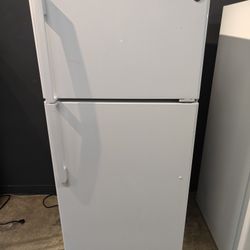 GE 30inch top freezerrefrigerator
