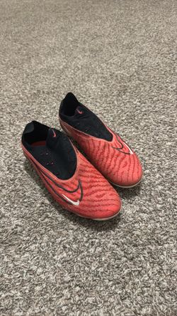Nike Phantom GX Soccer/Football Cleats