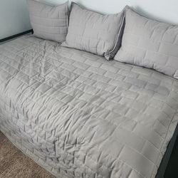 Day Bed 