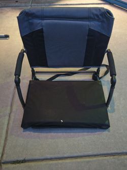 Padded Seat With padded Arms And Back