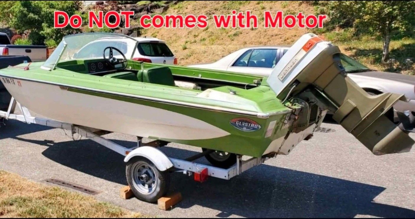Clasic 1972 Glastron Fiberglass Boat