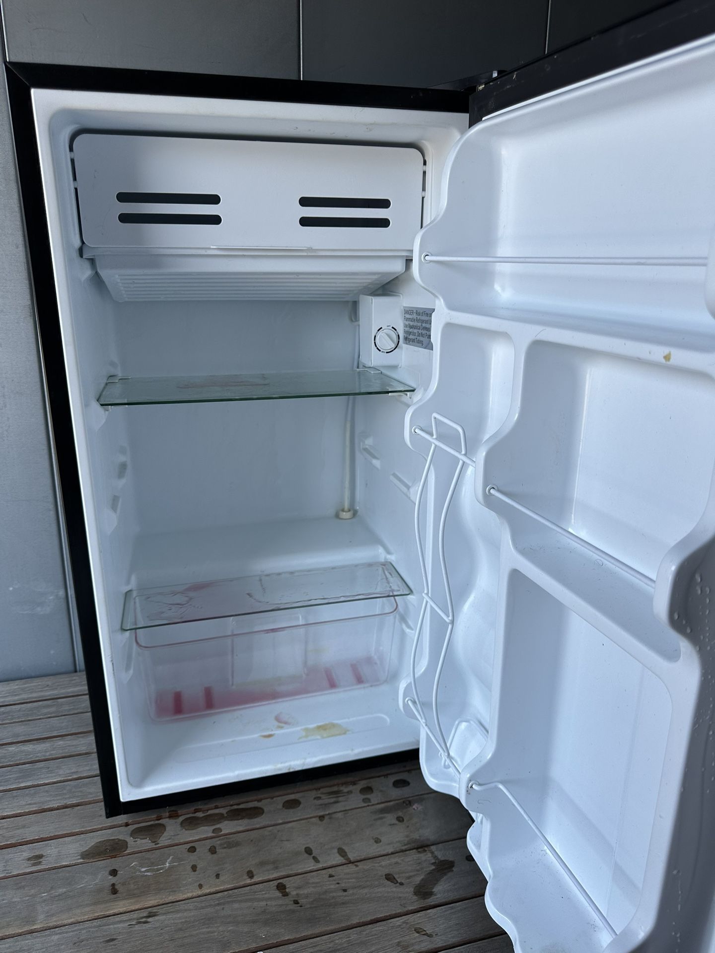Mini fridge