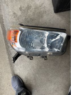 2011 Toyota 4Runner OEM Headlights and Taillights