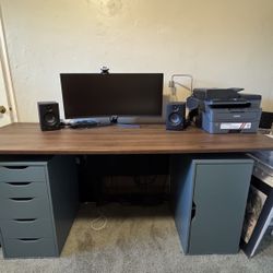 Uplift Standing Desk (Walnut)