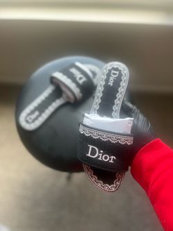 Dior slides