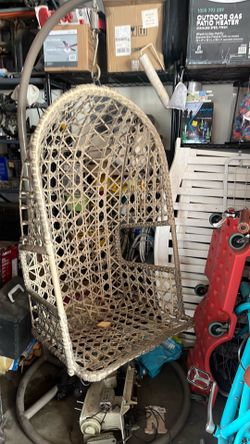 Swinging chair