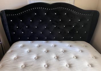 Bed & Mattress for Sale – $150