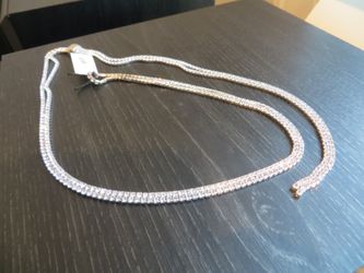 Elegant Adjustable Necklace with Brilliant Crystals