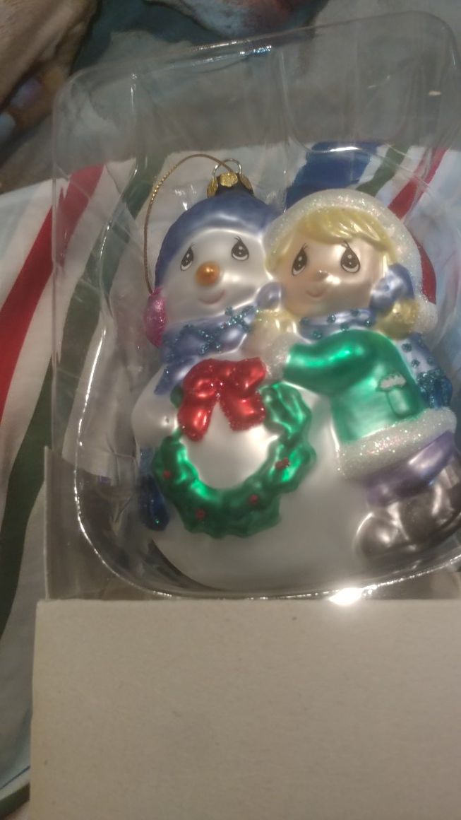 New precious moment Christmas ornament