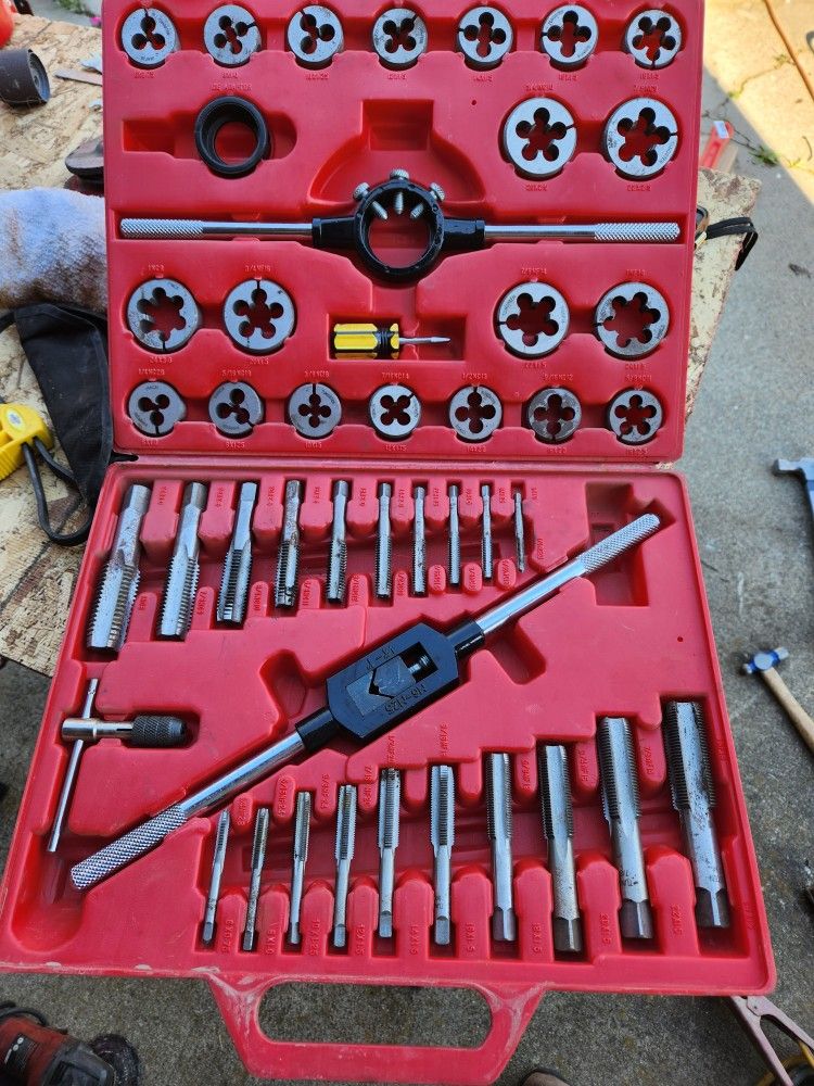 Tap And Die Set