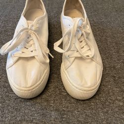 WOMENS SHOES SIZE 9.5 A BIT OF HEIGHT PLATFORM