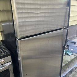 GE Profile Refrigerator 