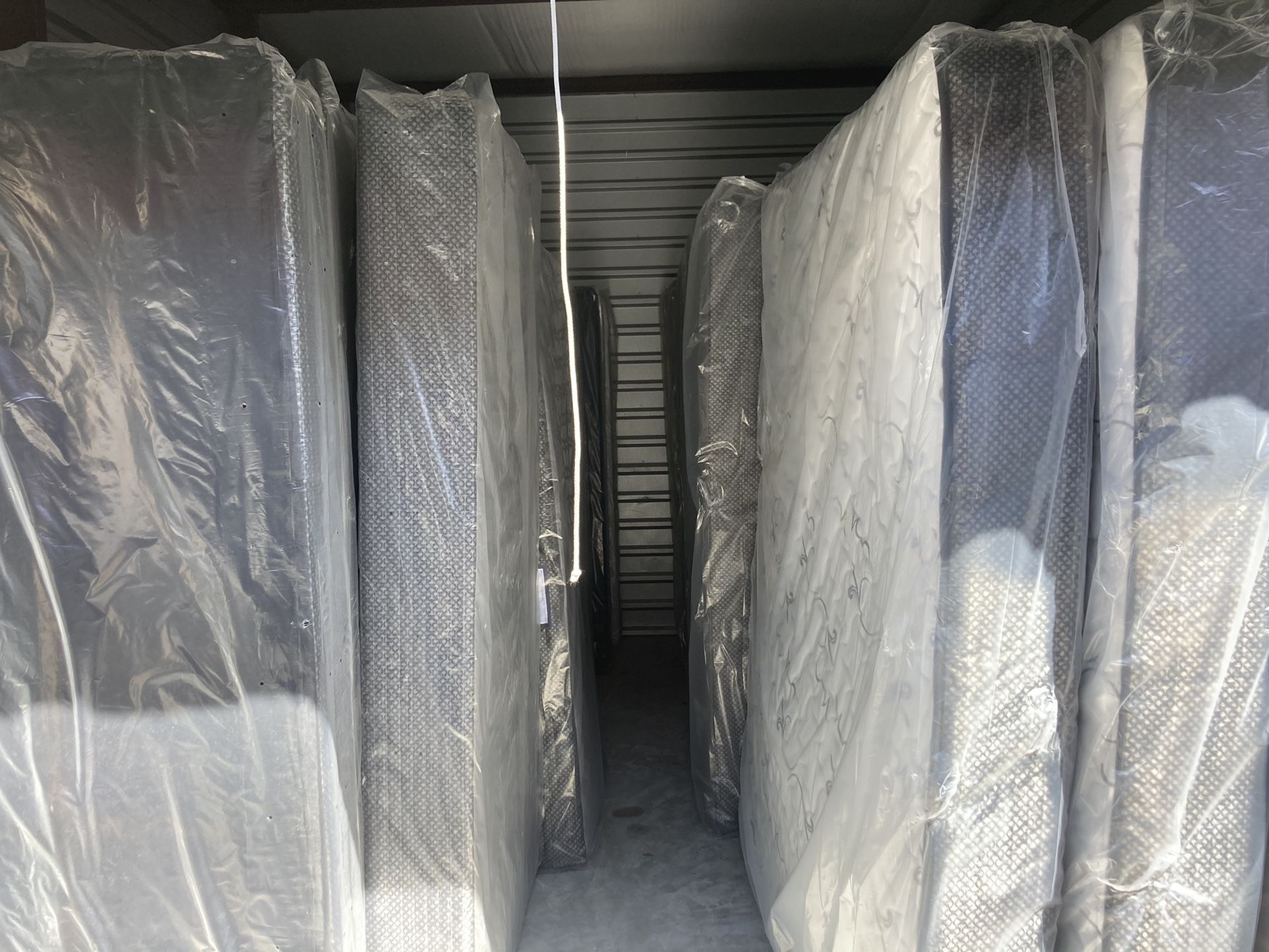 😴😴💤💤BIG PLUSH TOP MATTRESS STARTING AT $150 WITH FREE BOX SPRING BEST PRICE IN TOWN WHOLESALE PRICE💤💤😴