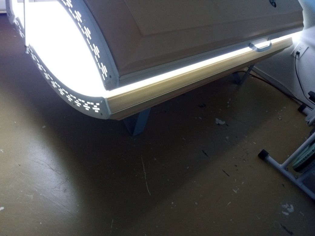 Sunquest Pro 16S Wolff system tanning bed