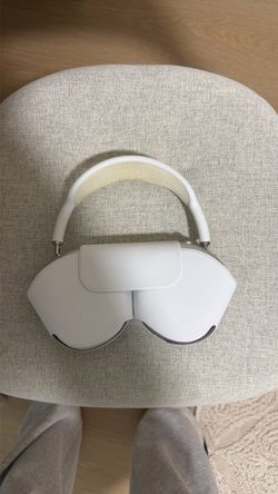 Apple AirPods Max Headphones Silver