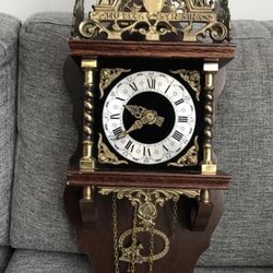 Vintage Dutch Zaanse Wall Clock - Ornate Wooden & Brass Pendulum Clock - "Nu Elck Syn Sin"