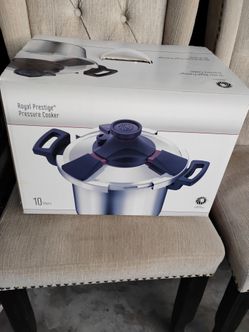 PRESSURE COOKER