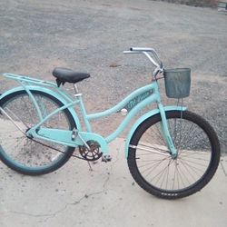 Huffy "https://offerup.com/redirect/?o=MjYuSU4= " Beach Cruiser Bike 