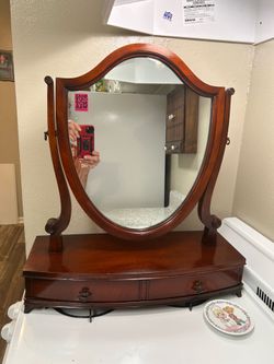 Vintage table top vanity